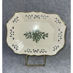 Lenox Holiday Pierced Medium Relish Tray Holly & Berries 24k Gold Trim - USA